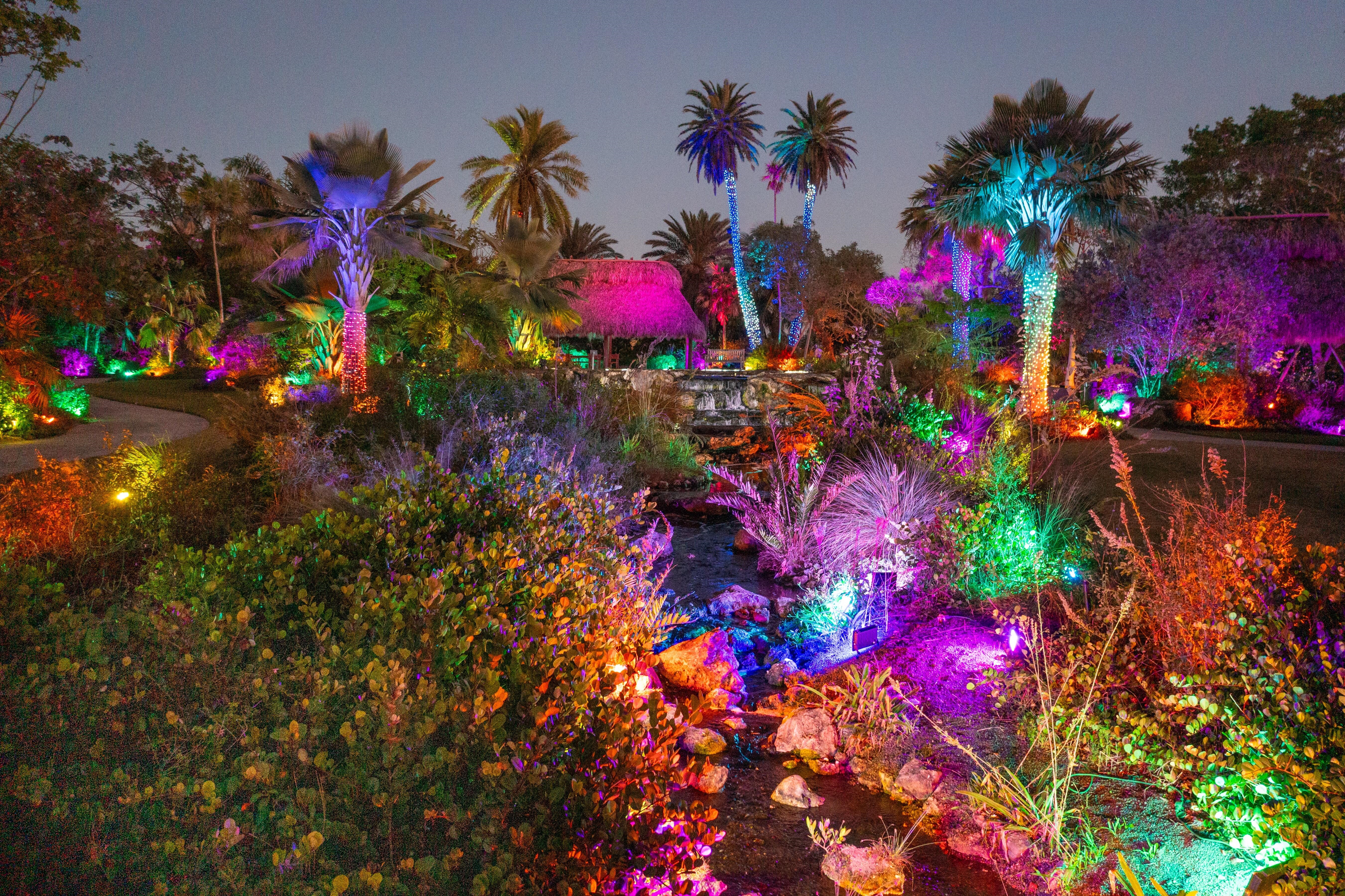 Johnsonville-Night-Lights-in-the-Garden