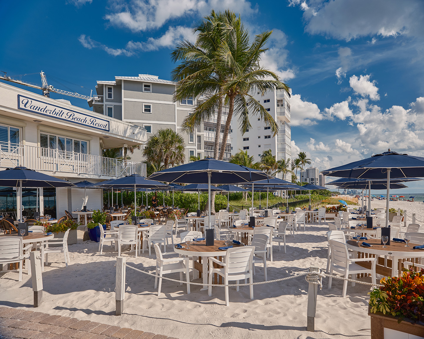 Turtle Club Dining on the Beach