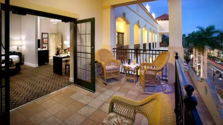 Inn On 5th Balcony