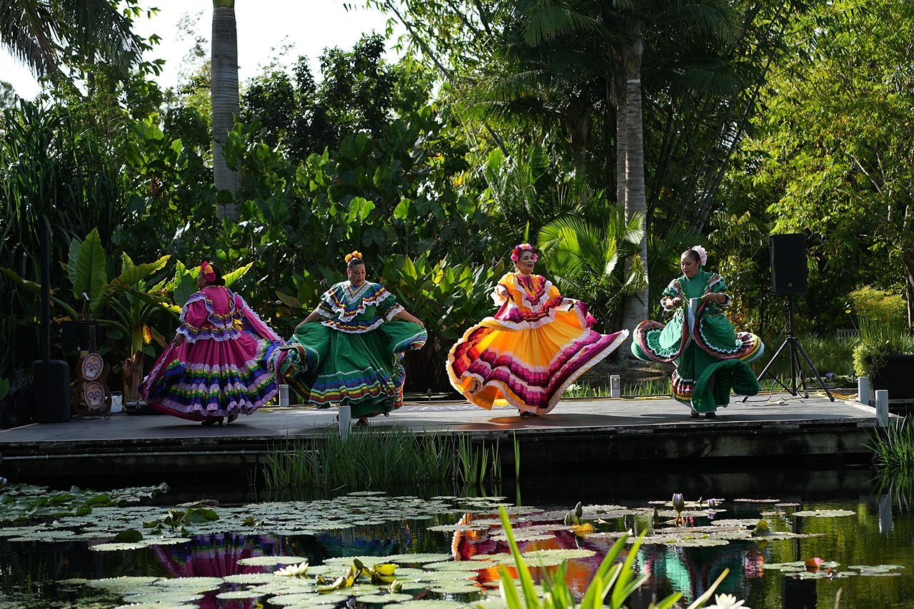 ¡ARTE VIVA! at Naples Botanical Gardens