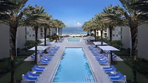 Edgewater Beach Hotel.jpg