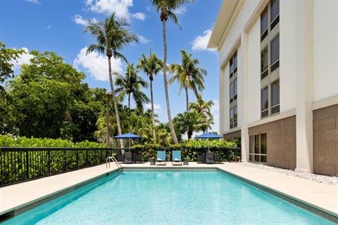 HamptonInnNaples.jpg