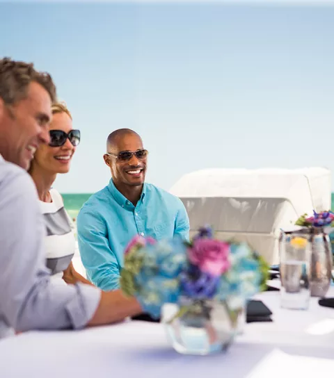 beach-meeting-.jpg beach-meeting-.jpg