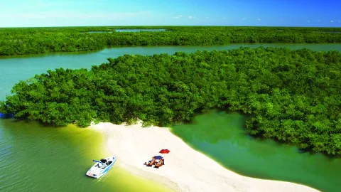 Deserted_Beach.jpg