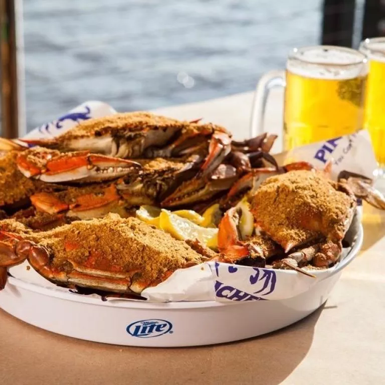 Blue crab and brews at Pinchers Photo