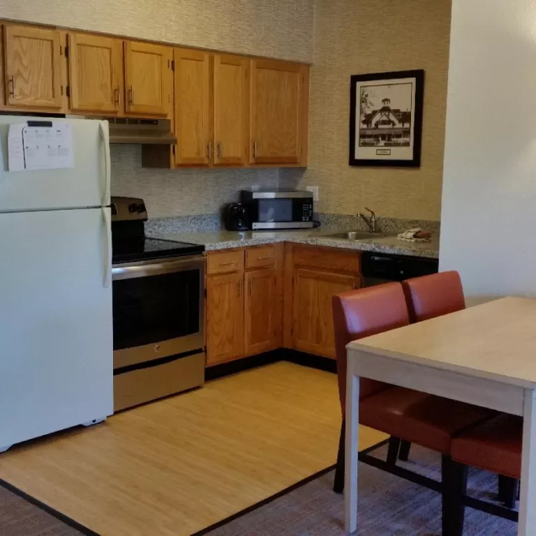 Full size kitchen Photo 6