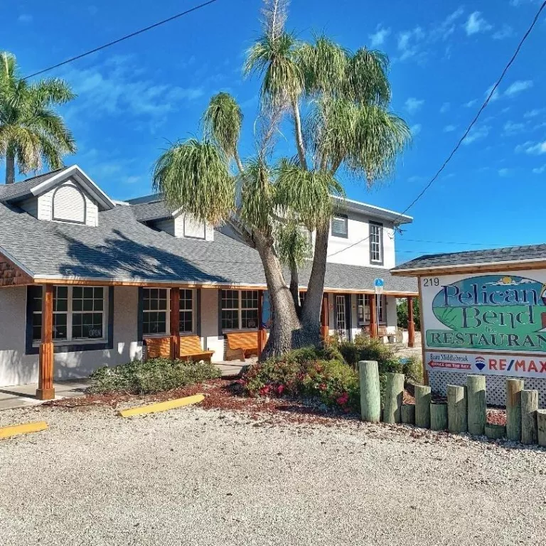 Pelican Bend Restaurant & Marina Photo
