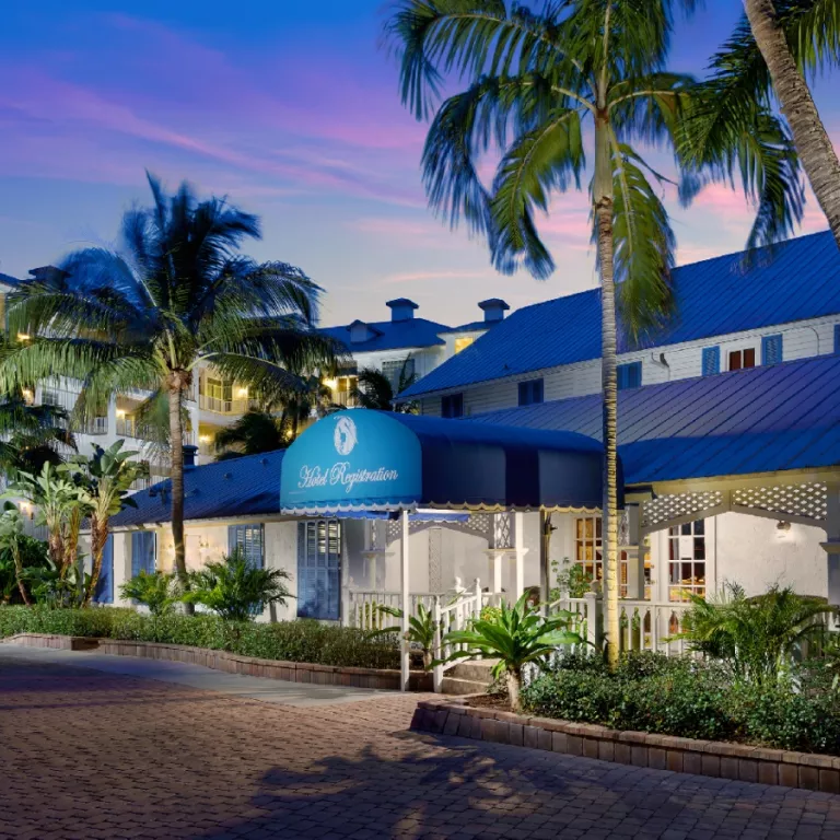 Olde Marco Island Inn & Suites Reception at Dusk Photo 6