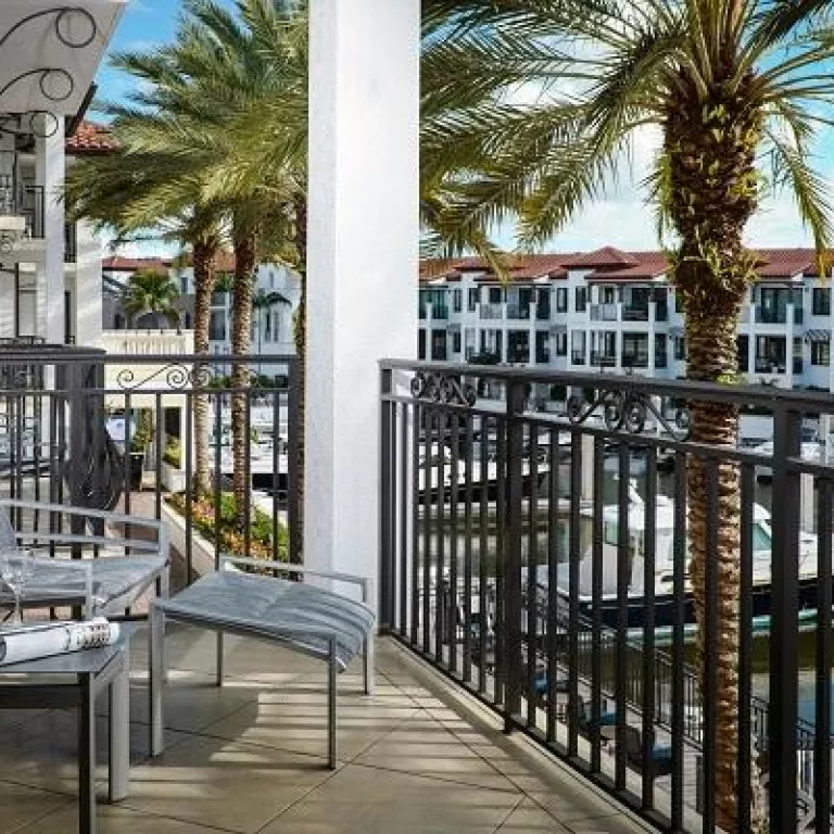 Suites at Naples Bay Resort & Marina Photo