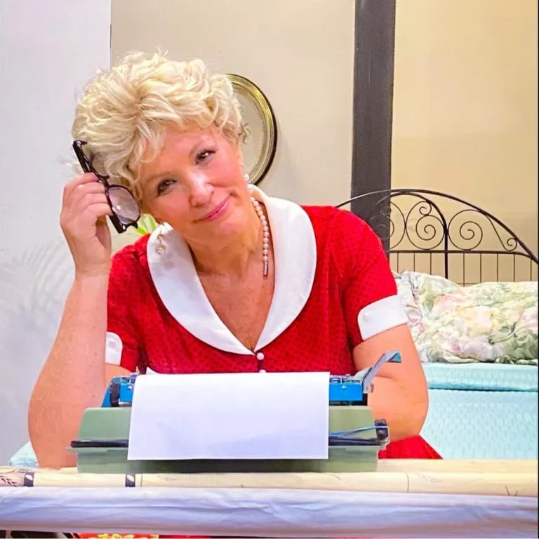 Irma Bombeck: At Wits End Photo