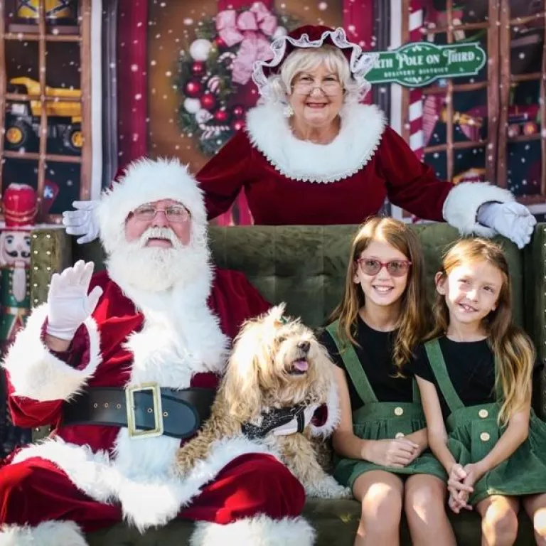 Santa Paws Returns to Third Street South Photo