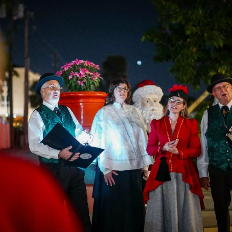 Traditional Carolers on Third Photo 5