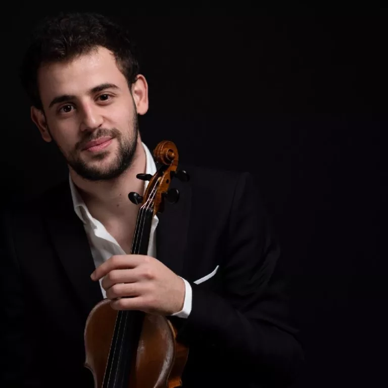 Yamen Saadi, violin. Photo Courtesy of ArtisꟷNaples Photo