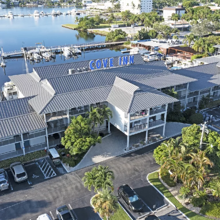 Cove Inn on Naples Bay Photo 4