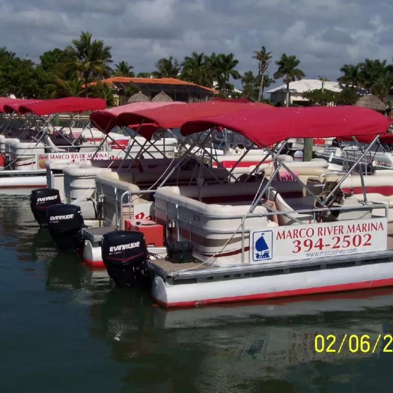 Late model rental boats Photo 4