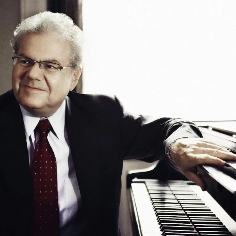 Pianist Emanuel Ax Photo