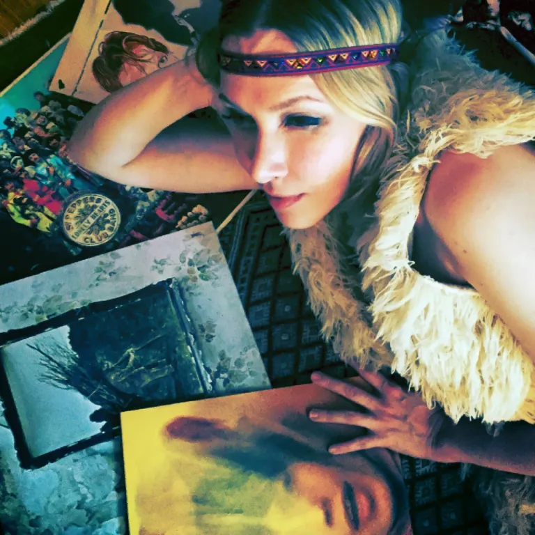 Singer, Writer and Actress Lauren Fox Photo
