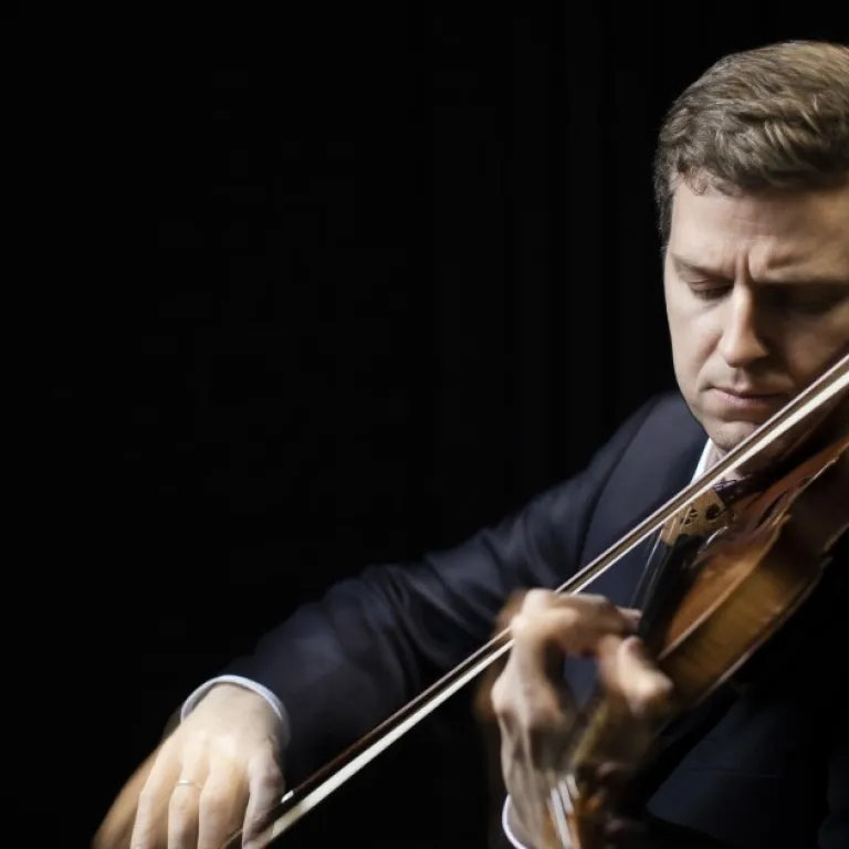 Violinist James Ehnes Photo