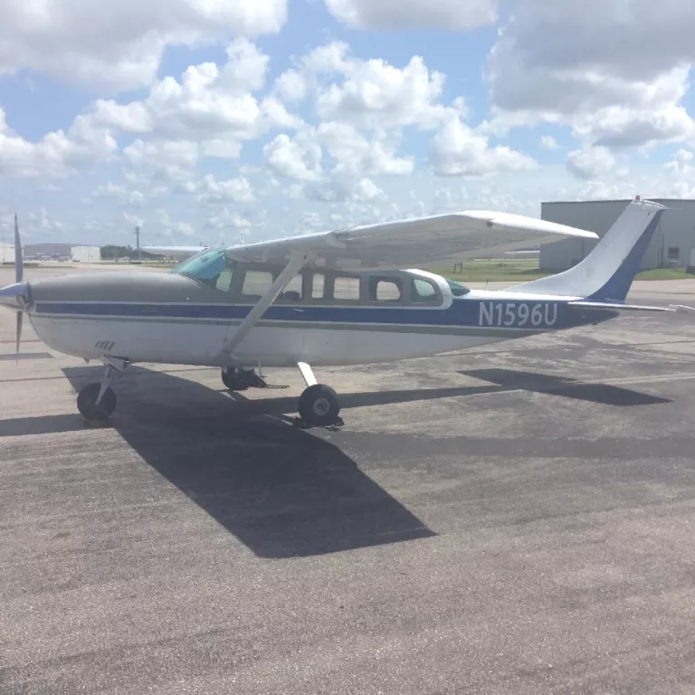 Cessna 207 Six passengers Photo