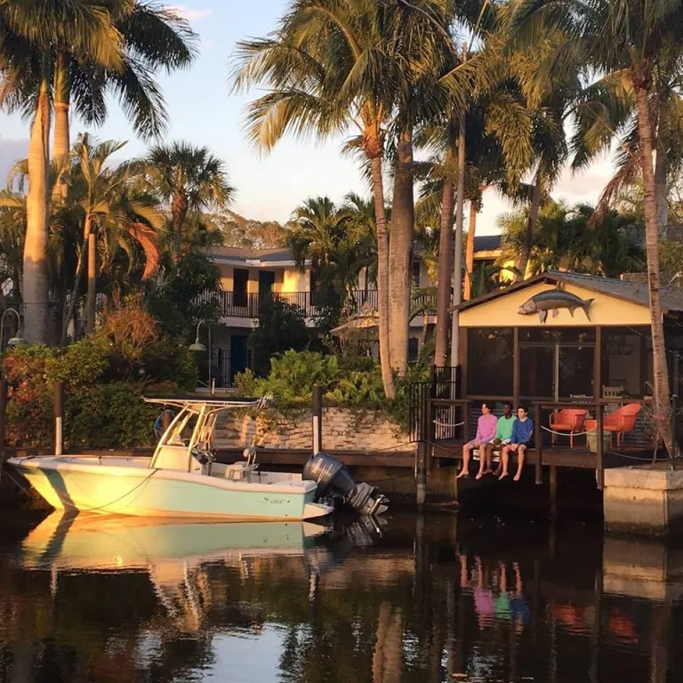 Bayshore Inn & Docks Photo