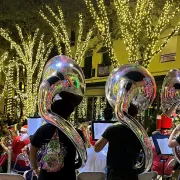5th Avenue South Tuba Christmas Photo