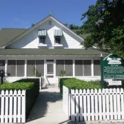 Historic Palm Cottage Photo