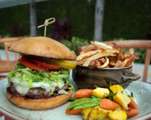 naplesgrandekobeburger.jpg naplesgrandekobeburger.jpg