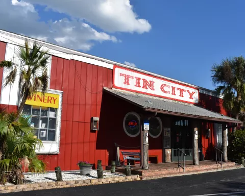 At Tin City Waterfront Shop you can spend the whol